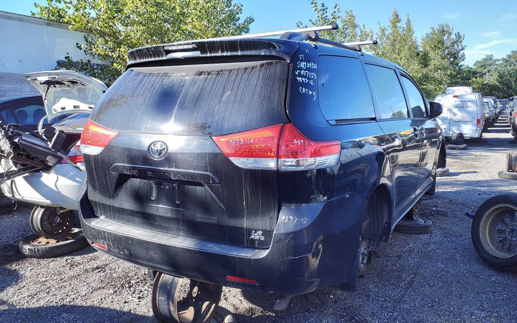 TOYOTA SIENNA 2012