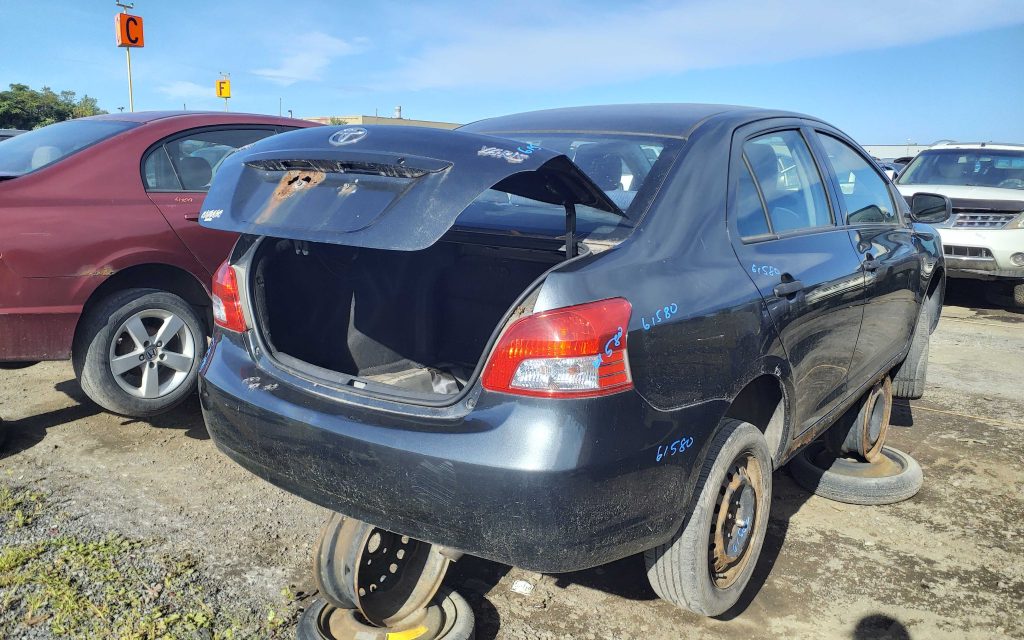 TOYOTA YARIS 2009
