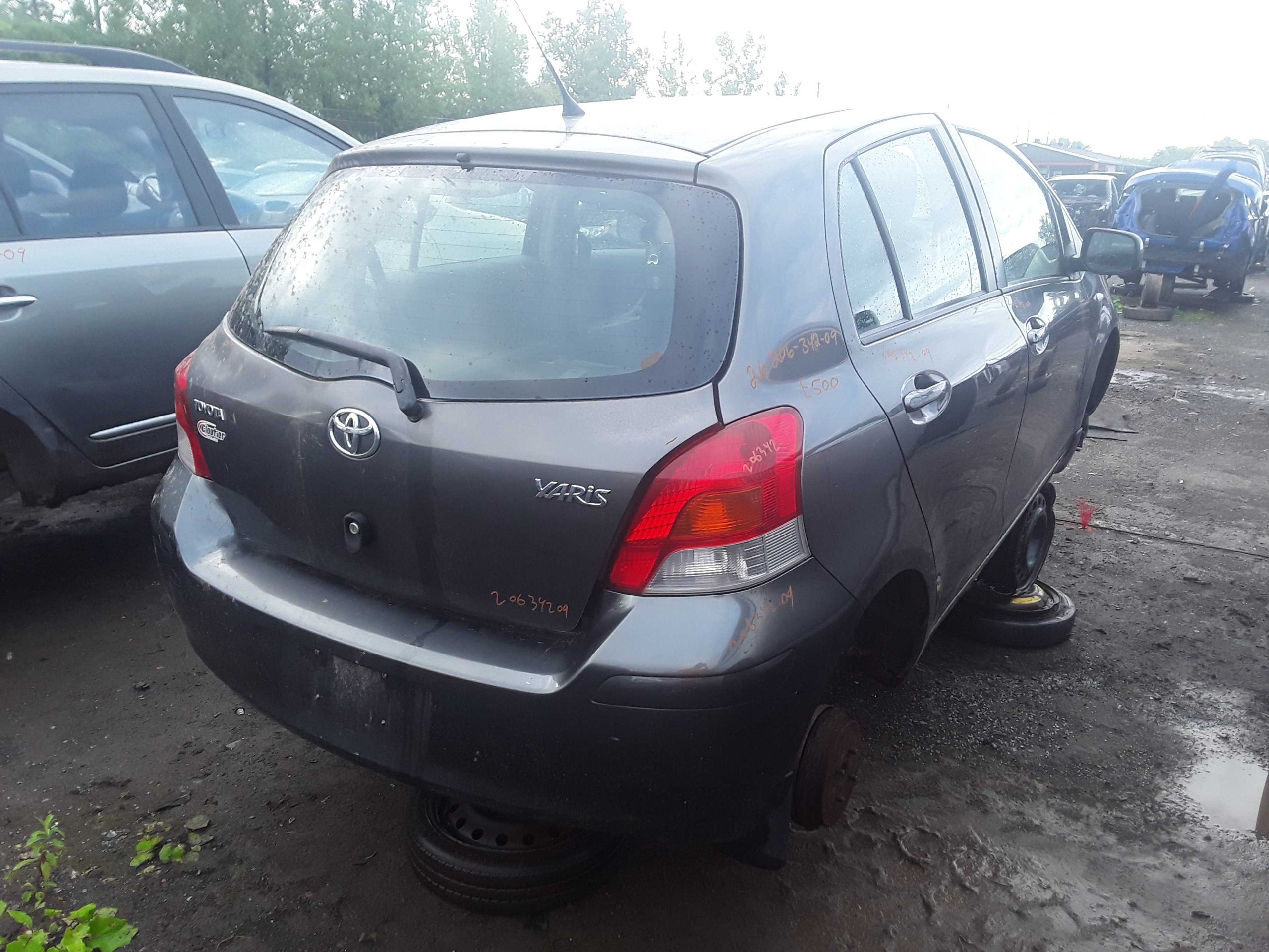 TOYOTA YARIS 2009