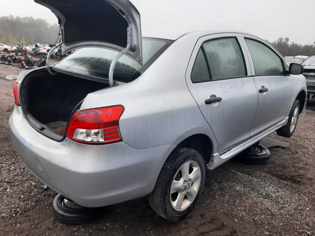 TOYOTA YARIS 2009