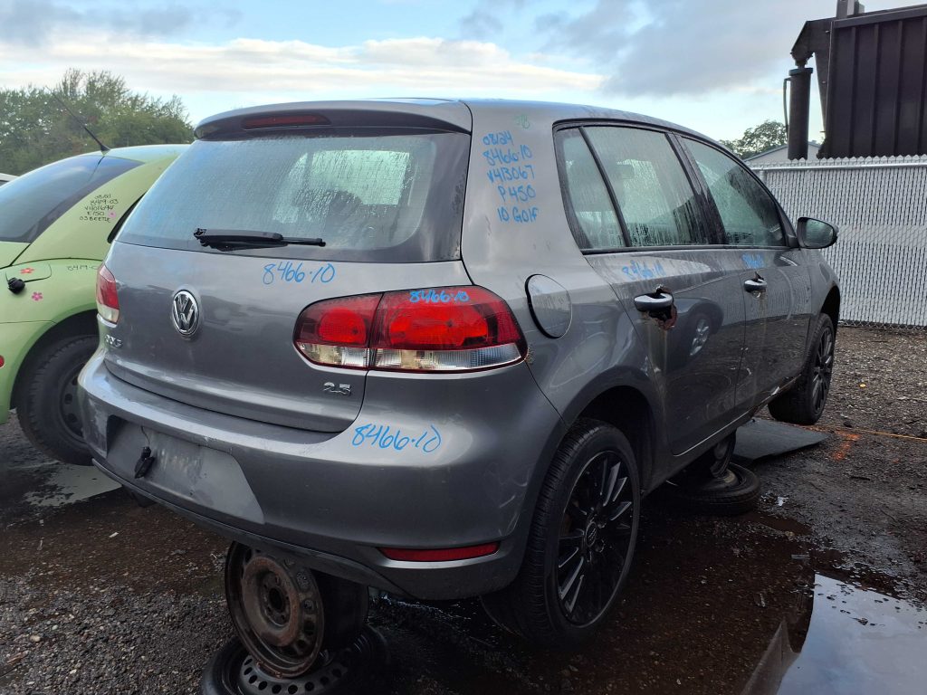 VOLKSWAGEN GOLF 2010