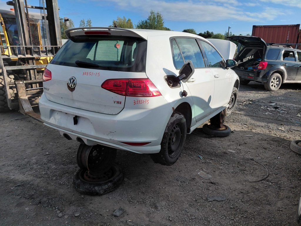 VOLKSWAGEN GOLF 2015