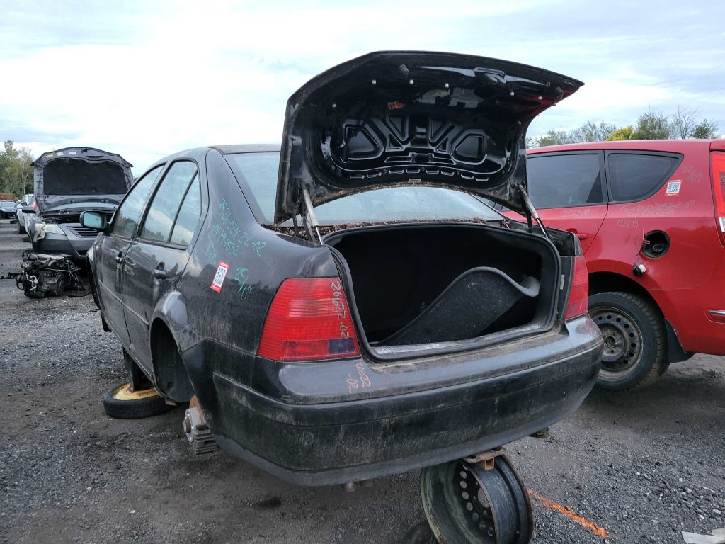 VOLKSWAGEN JETTA 2002