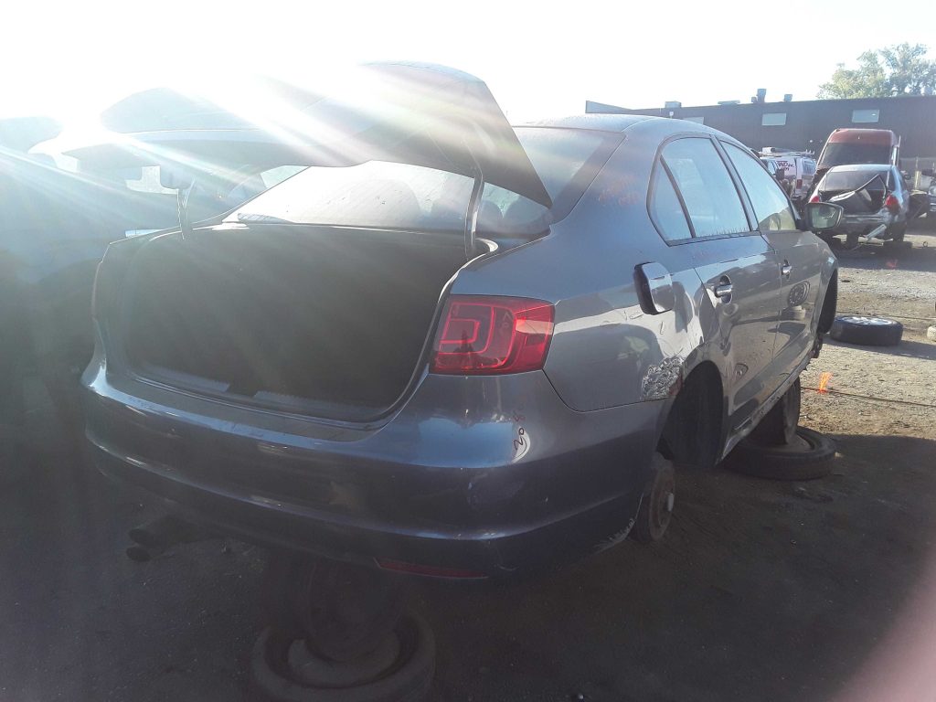 VOLKSWAGEN JETTA 2011