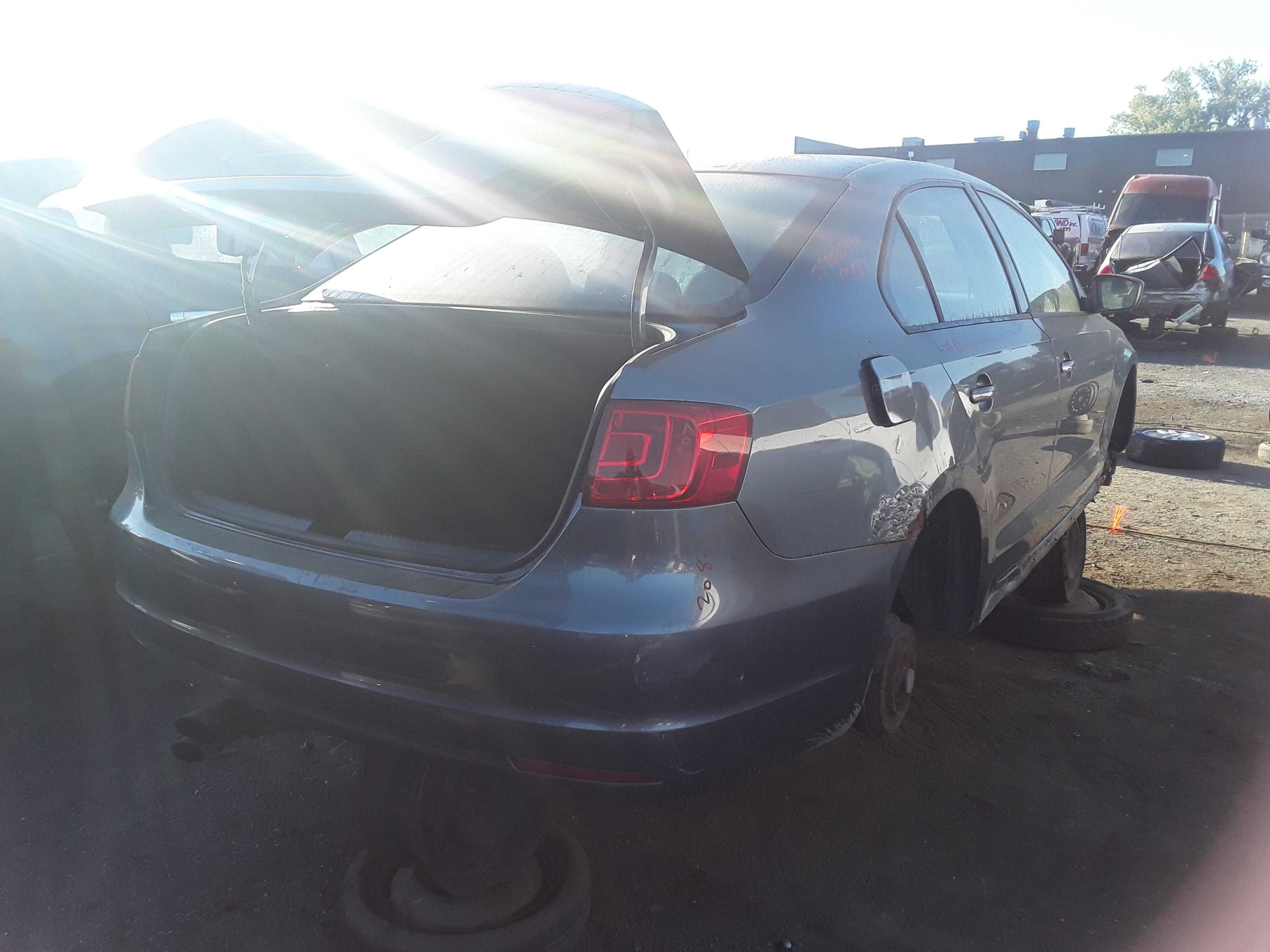 VOLKSWAGEN JETTA 2011