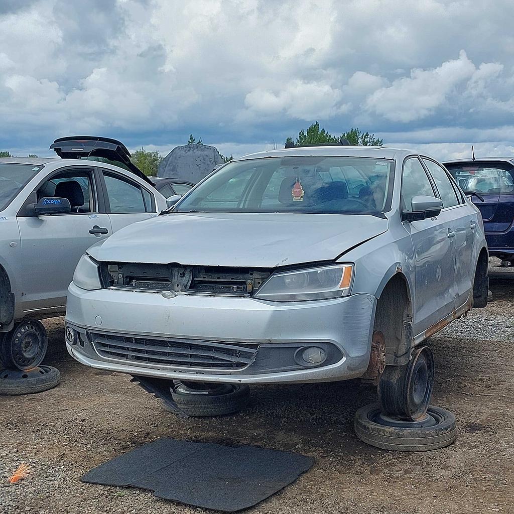VOLKSWAGEN JETTA 2014