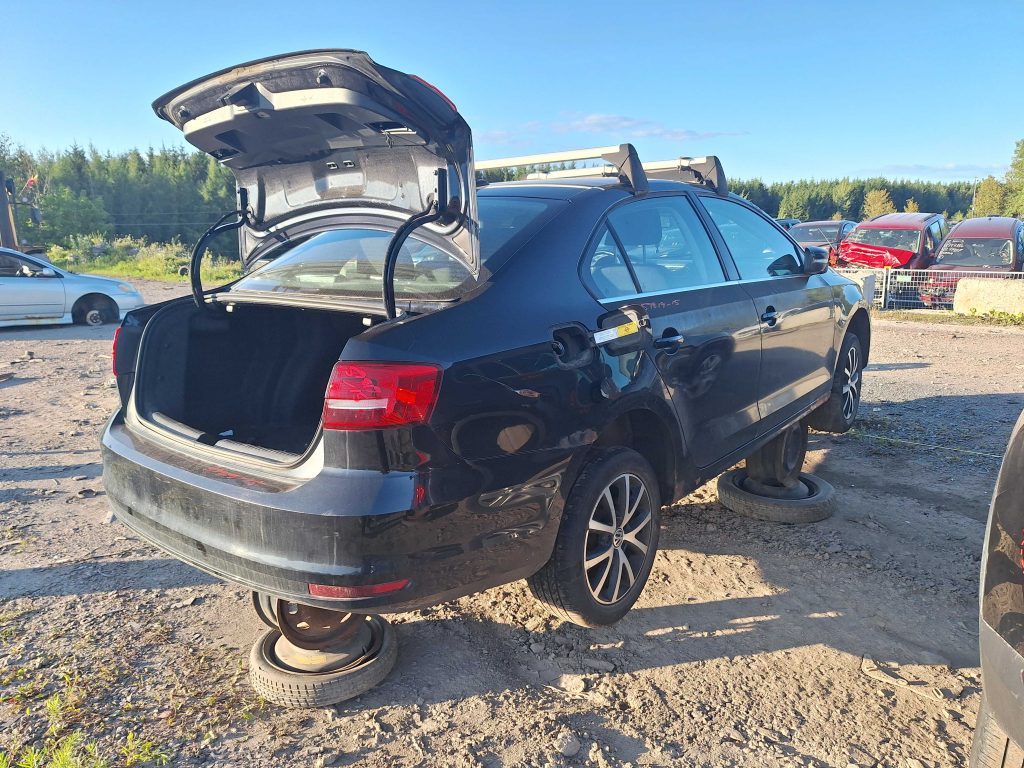 VOLKSWAGEN JETTA 2015