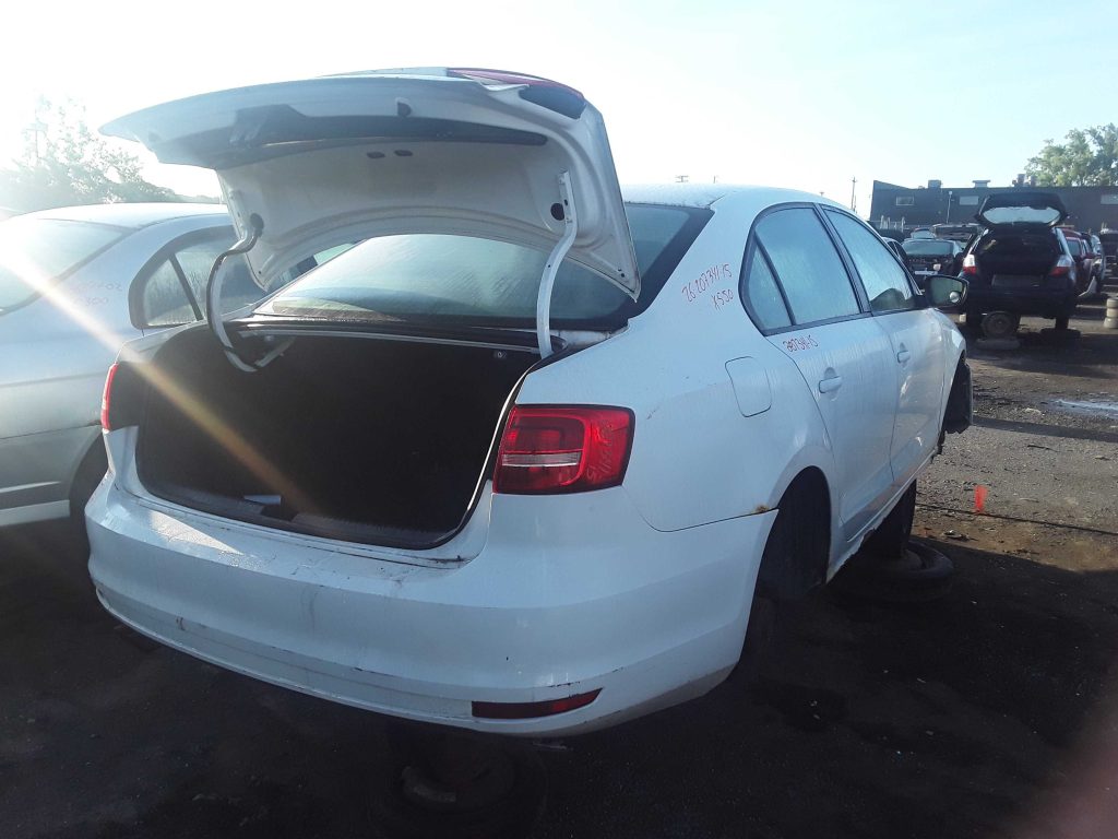 VOLKSWAGEN JETTA 2015