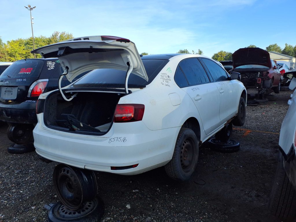 VOLKSWAGEN JETTA 2016