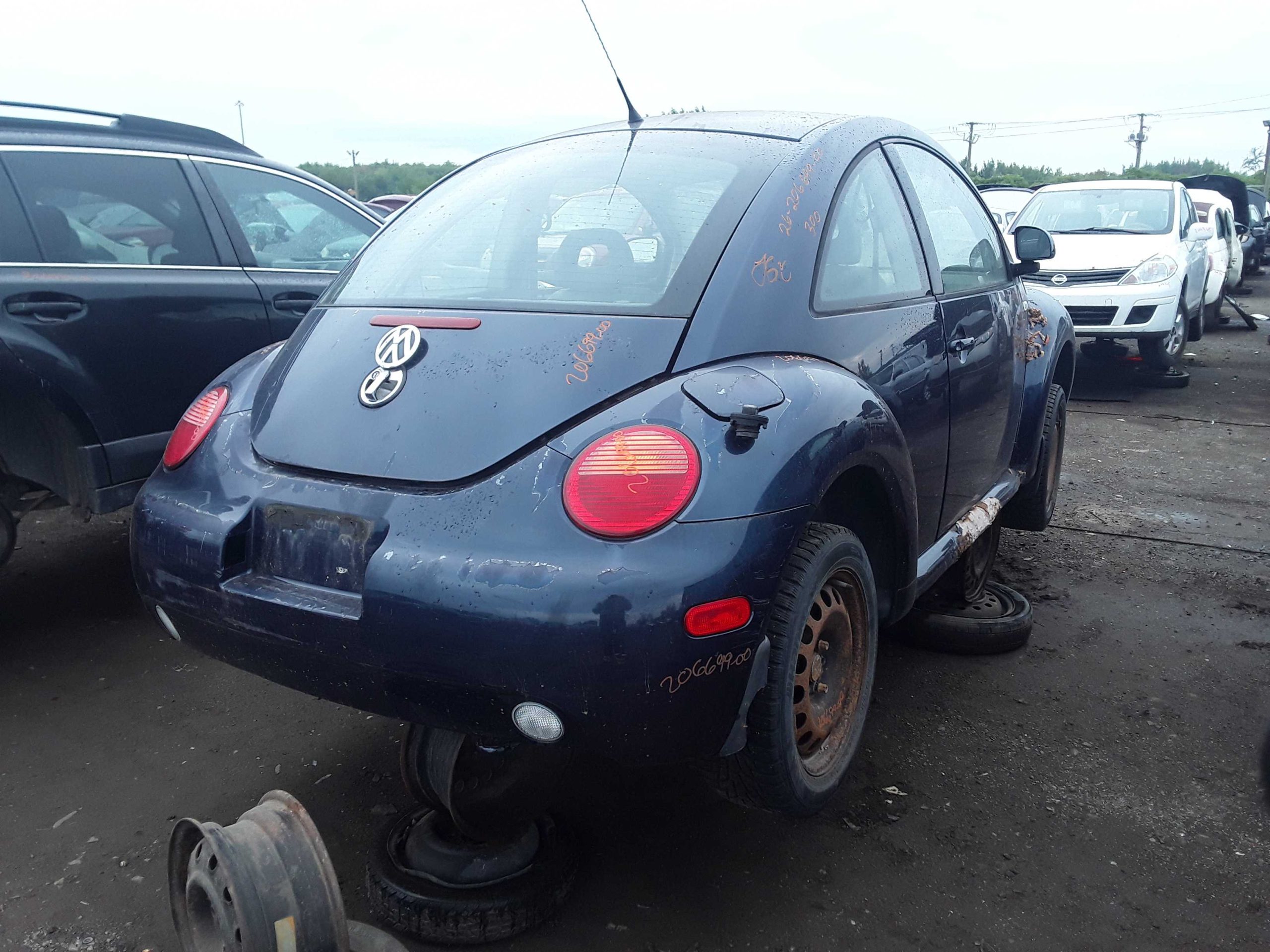 VOLKSWAGEN NEW BEETLE 2000