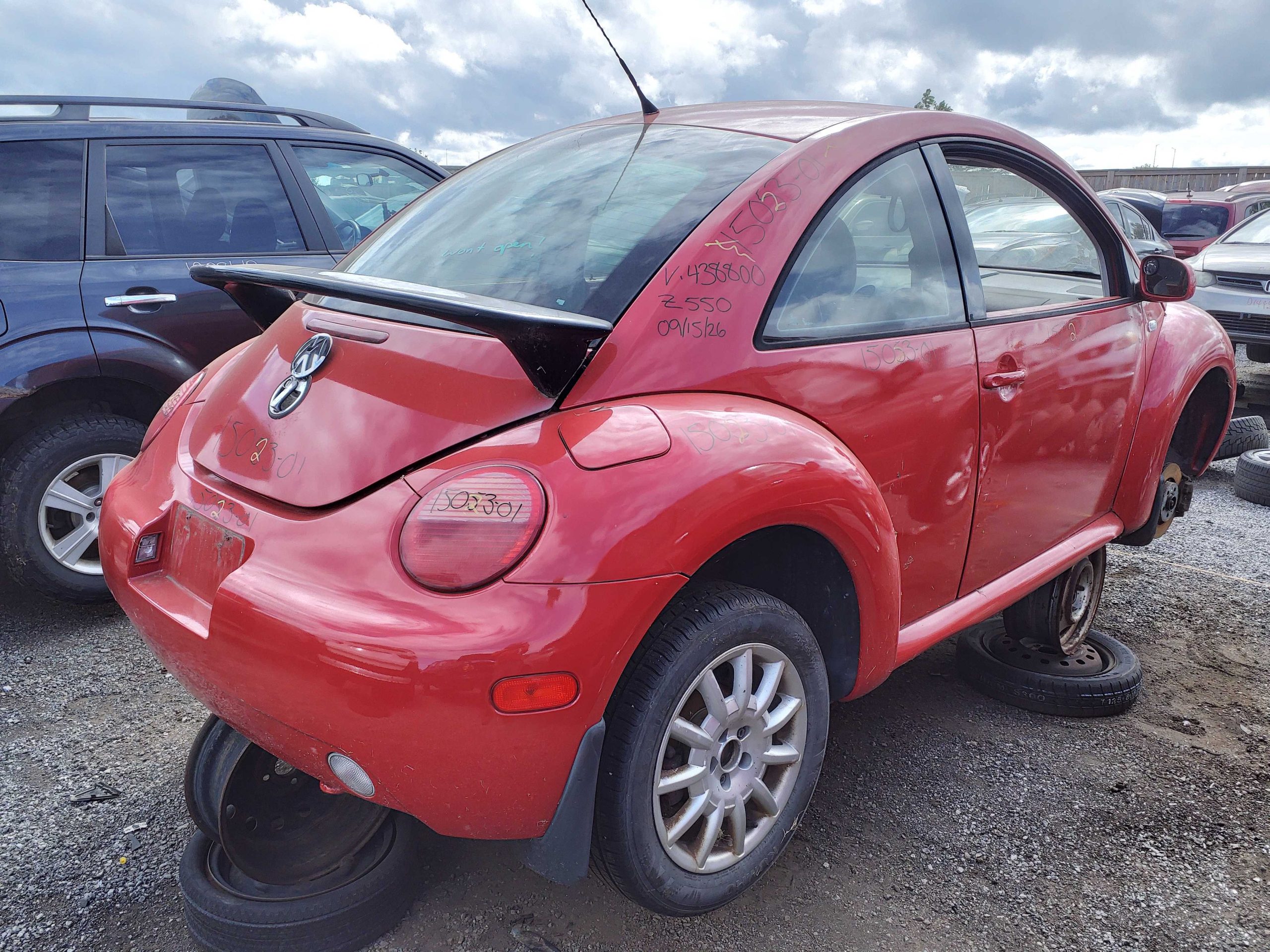 VOLKSWAGEN NEW BEETLE 2001