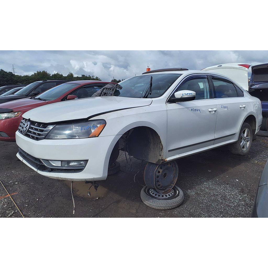 VOLKSWAGEN PASSAT 2013
