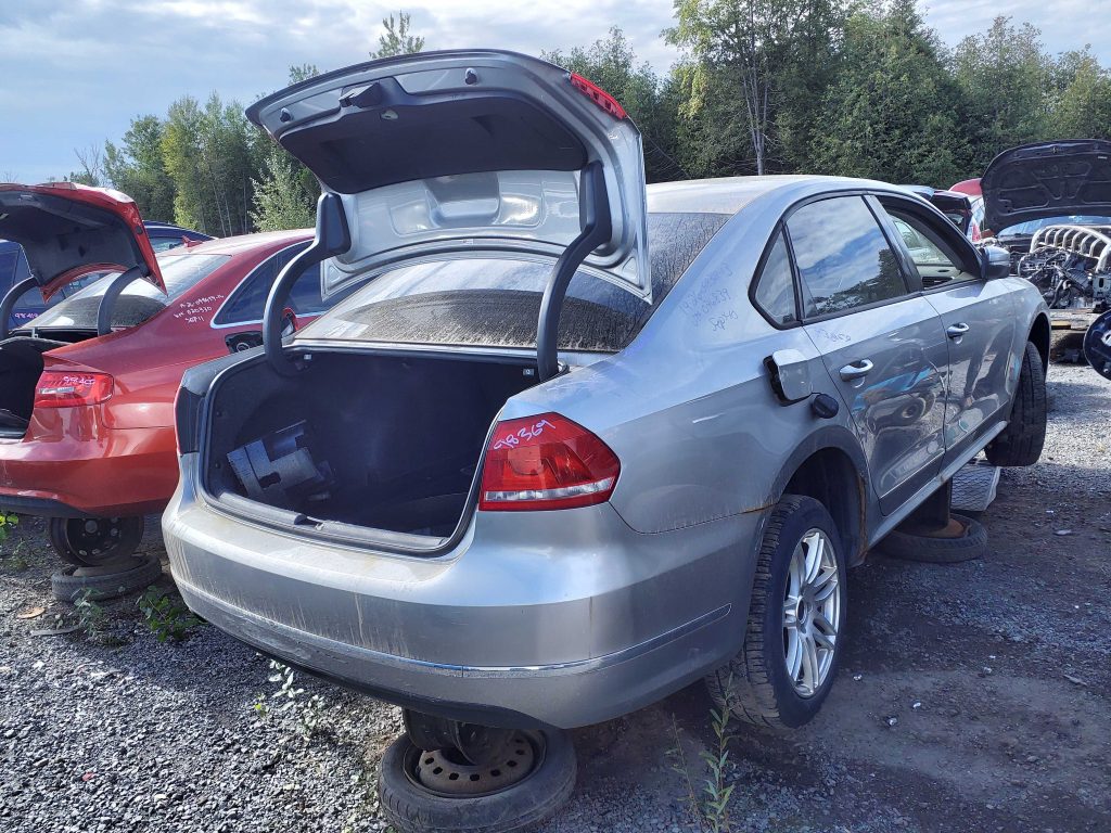 VOLKSWAGEN PASSAT 2013