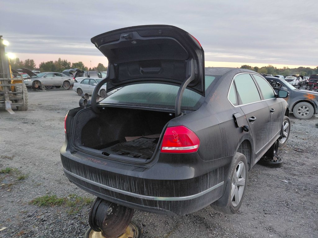 VOLKSWAGEN PASSAT 2013