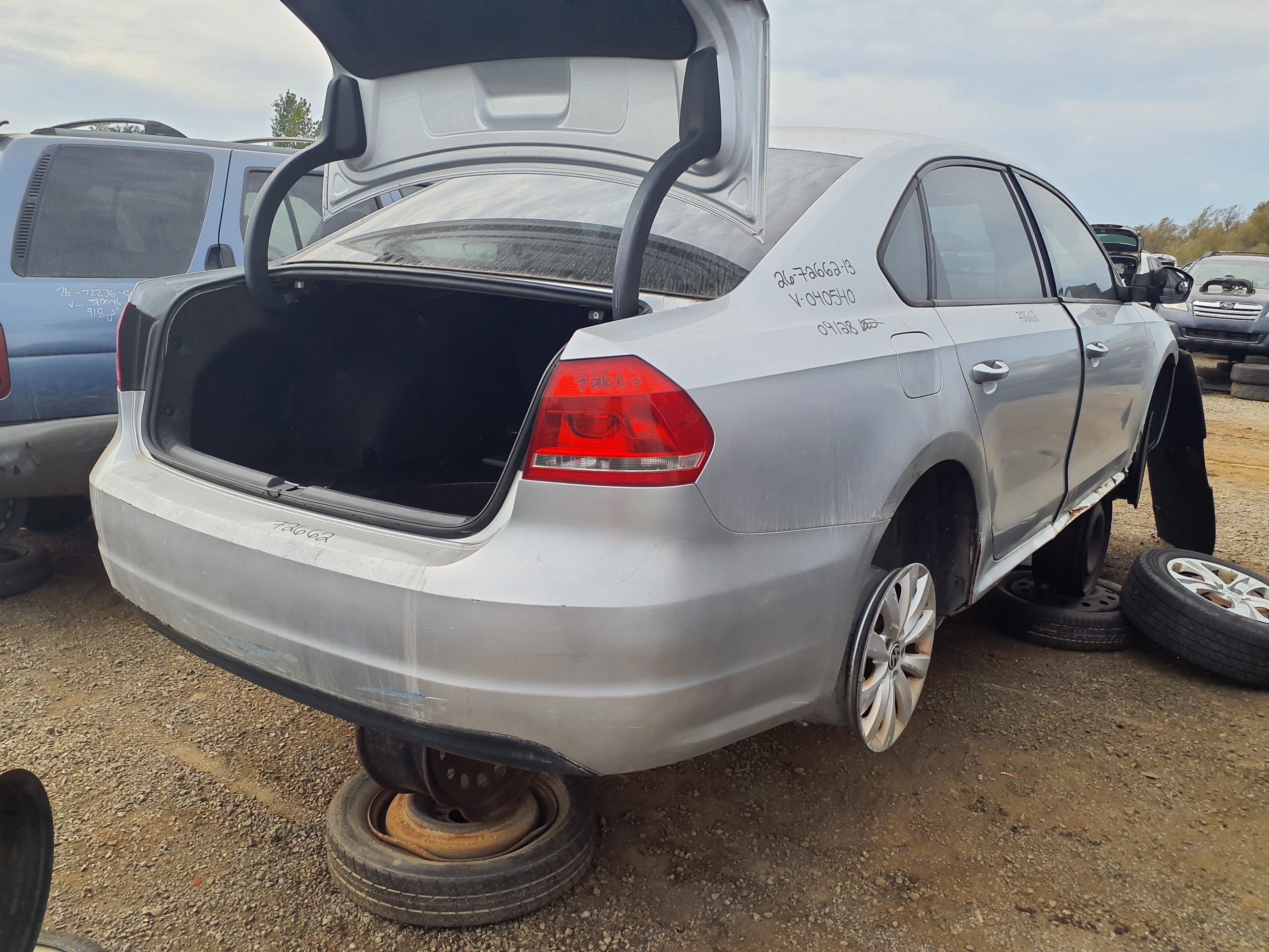 VOLKSWAGEN PASSAT 2013