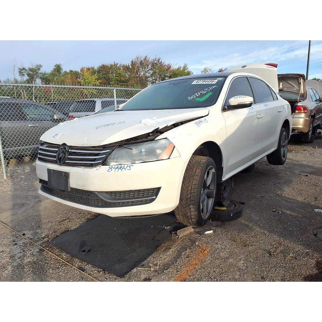 VOLKSWAGEN PASSAT 2015