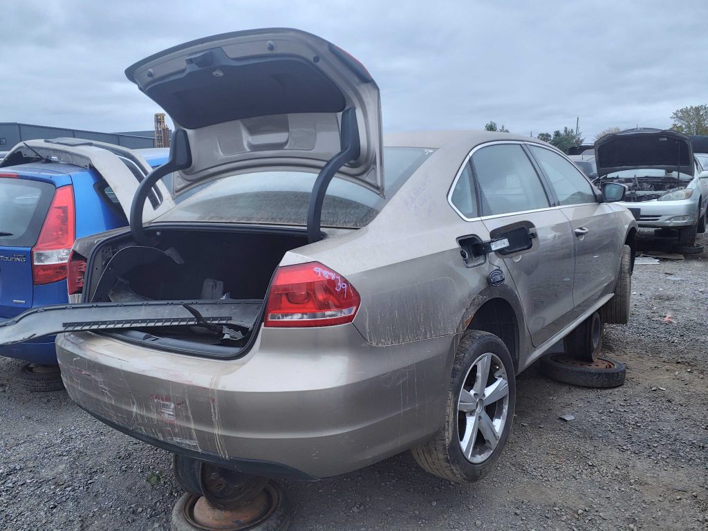VOLKSWAGEN PASSAT 2015