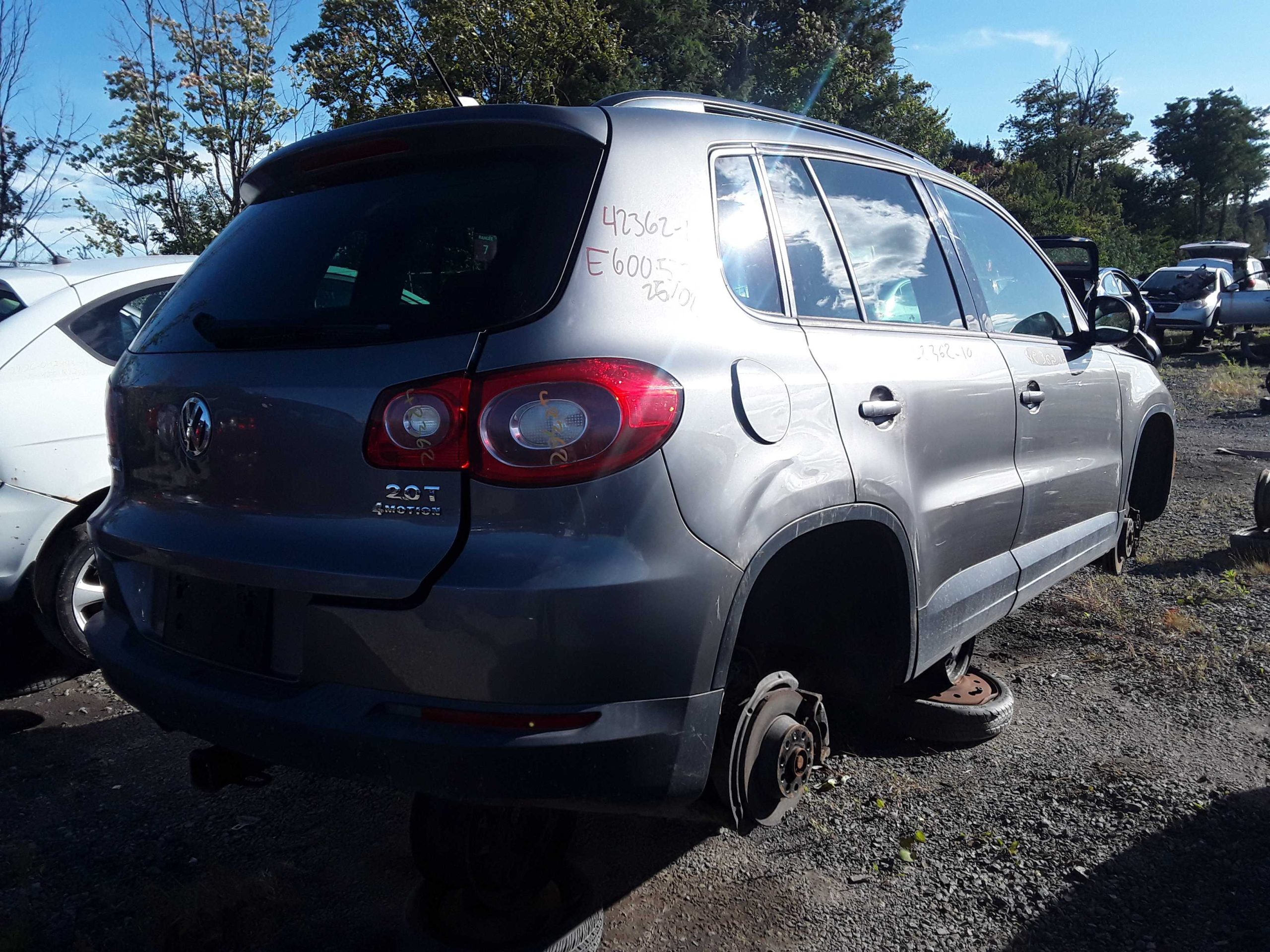 VOLKSWAGEN TIGUAN 2010