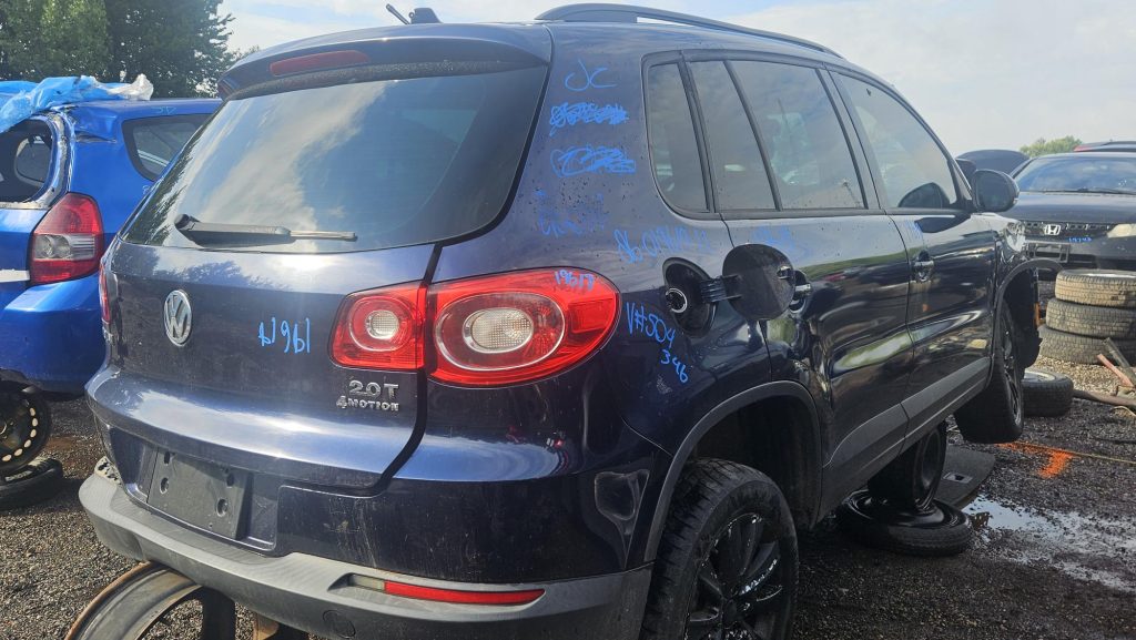 VOLKSWAGEN TIGUAN 2011