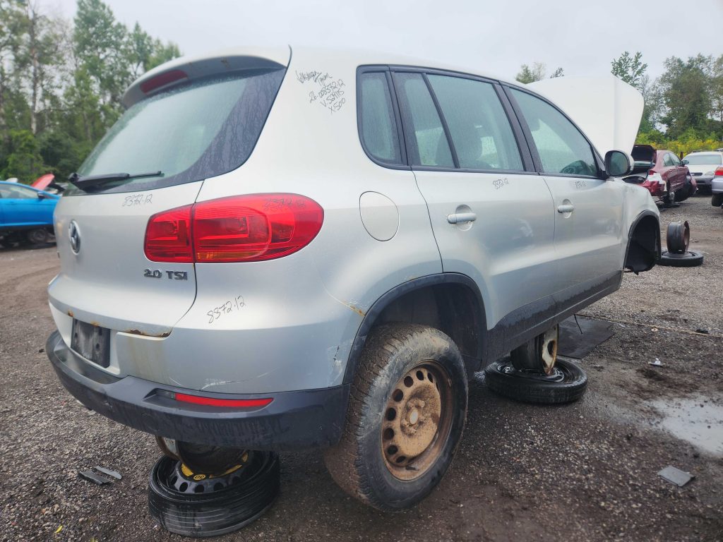 VOLKSWAGEN TIGUAN 2012