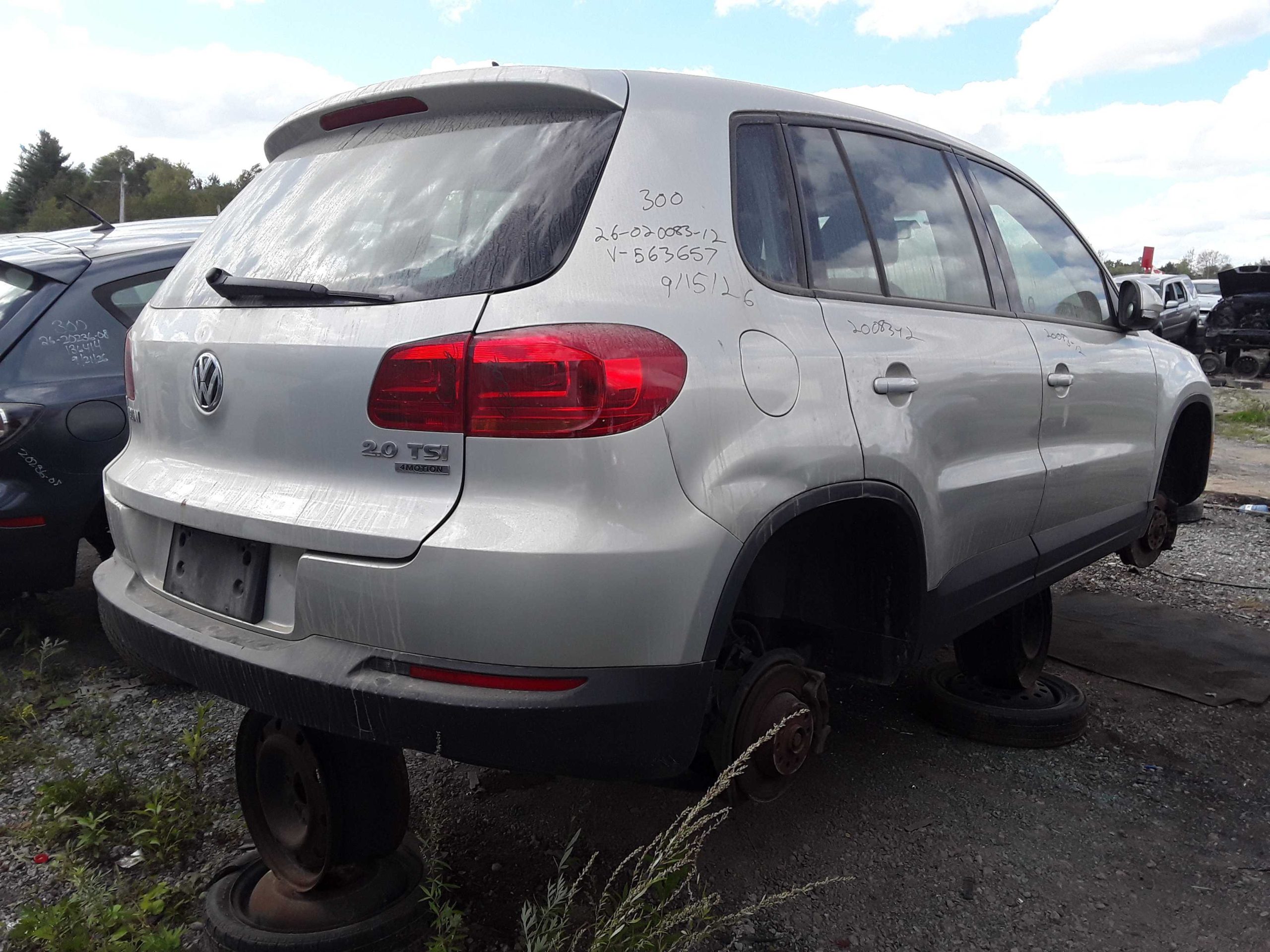 VOLKSWAGEN TIGUAN 2012