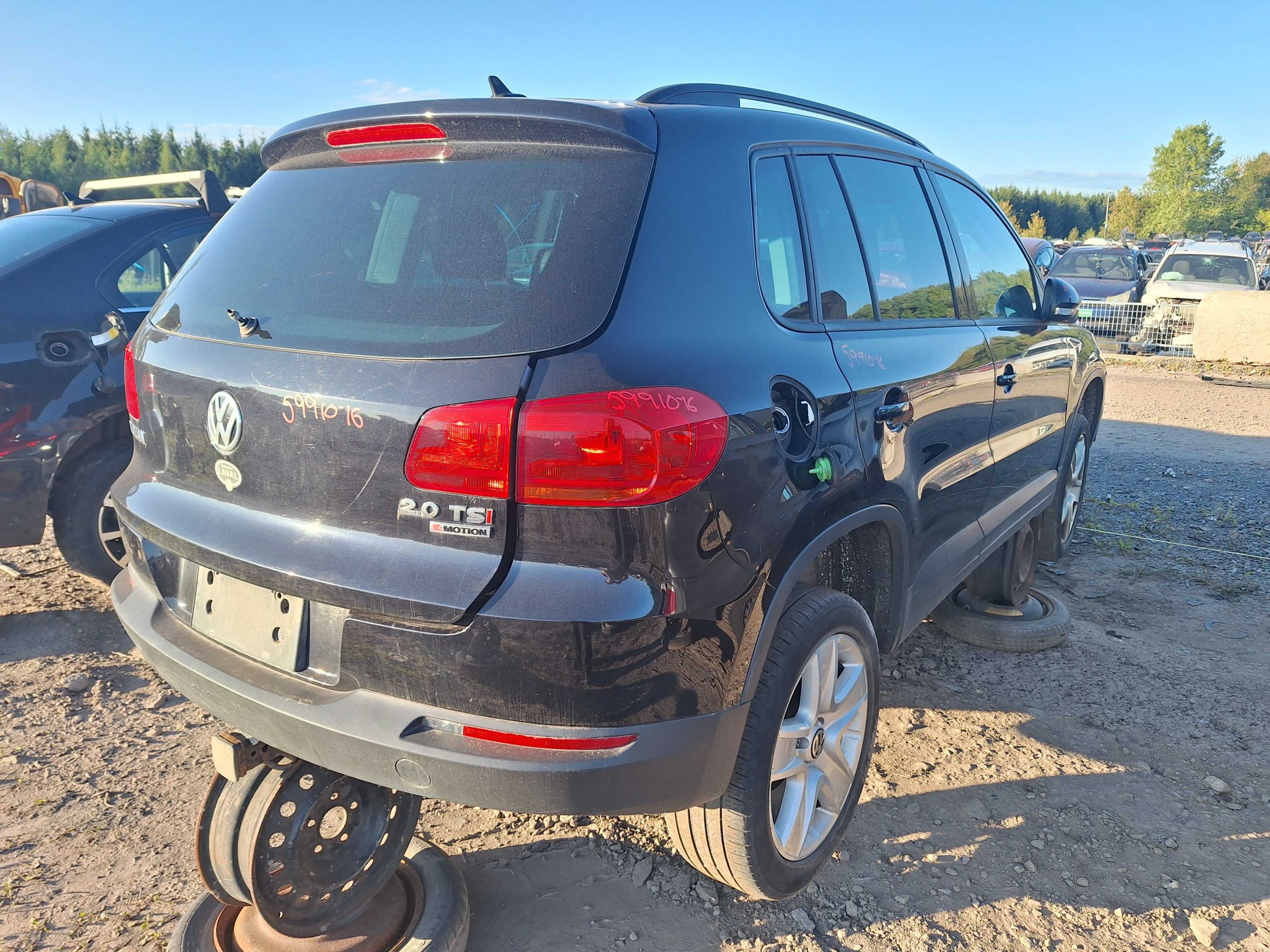 VOLKSWAGEN TIGUAN 2016