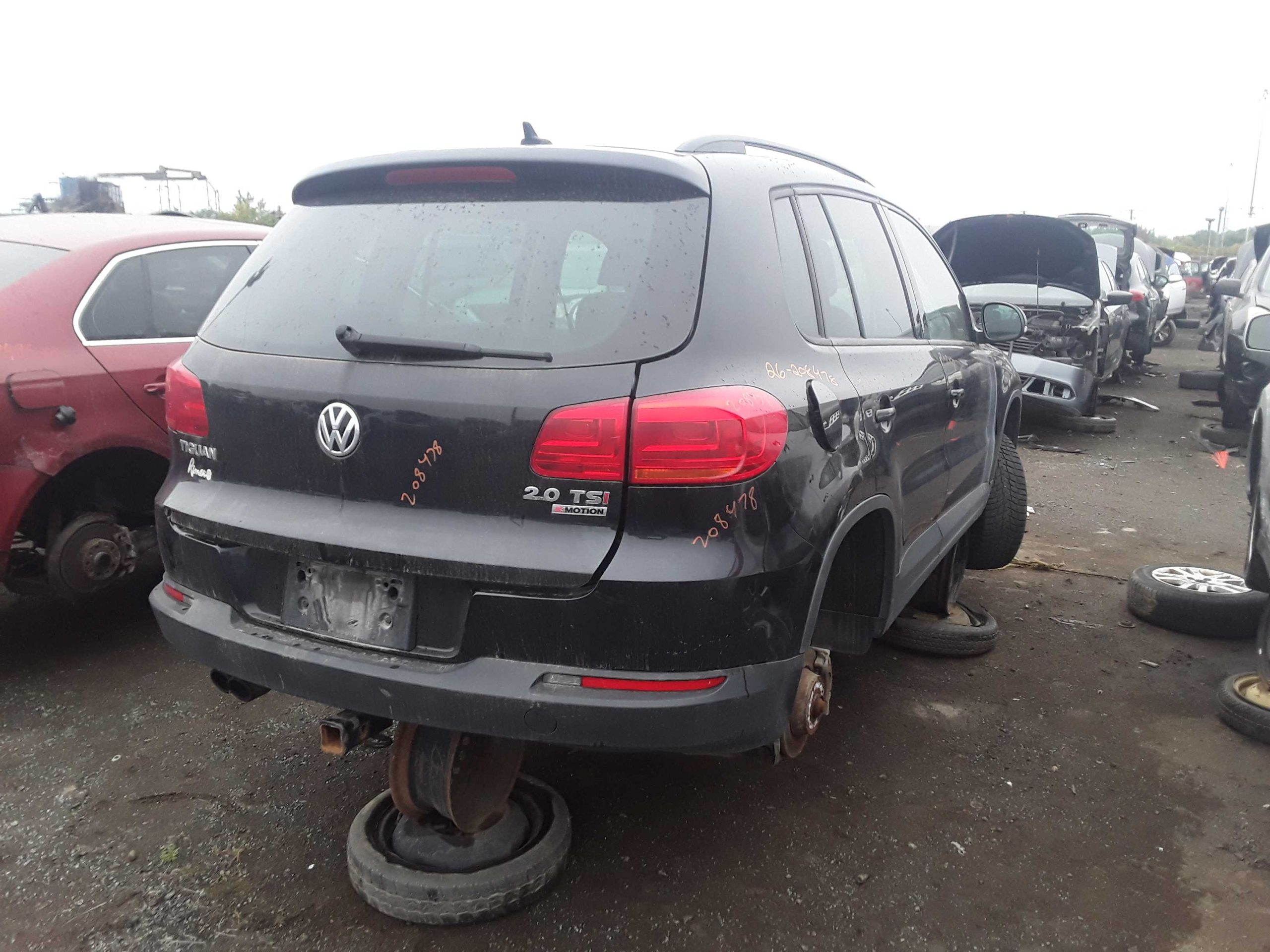 VOLKSWAGEN TIGUAN 2016