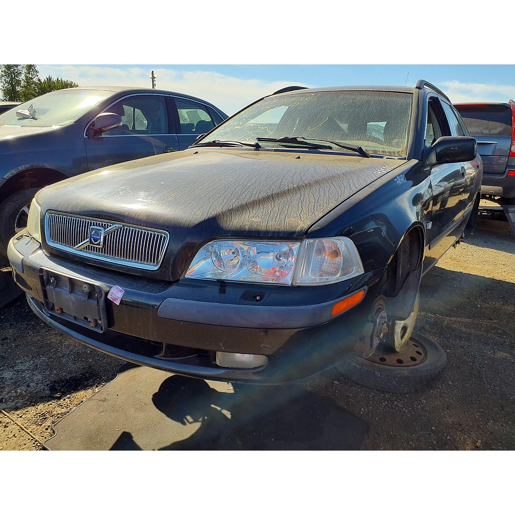 VOLVO V40 2001