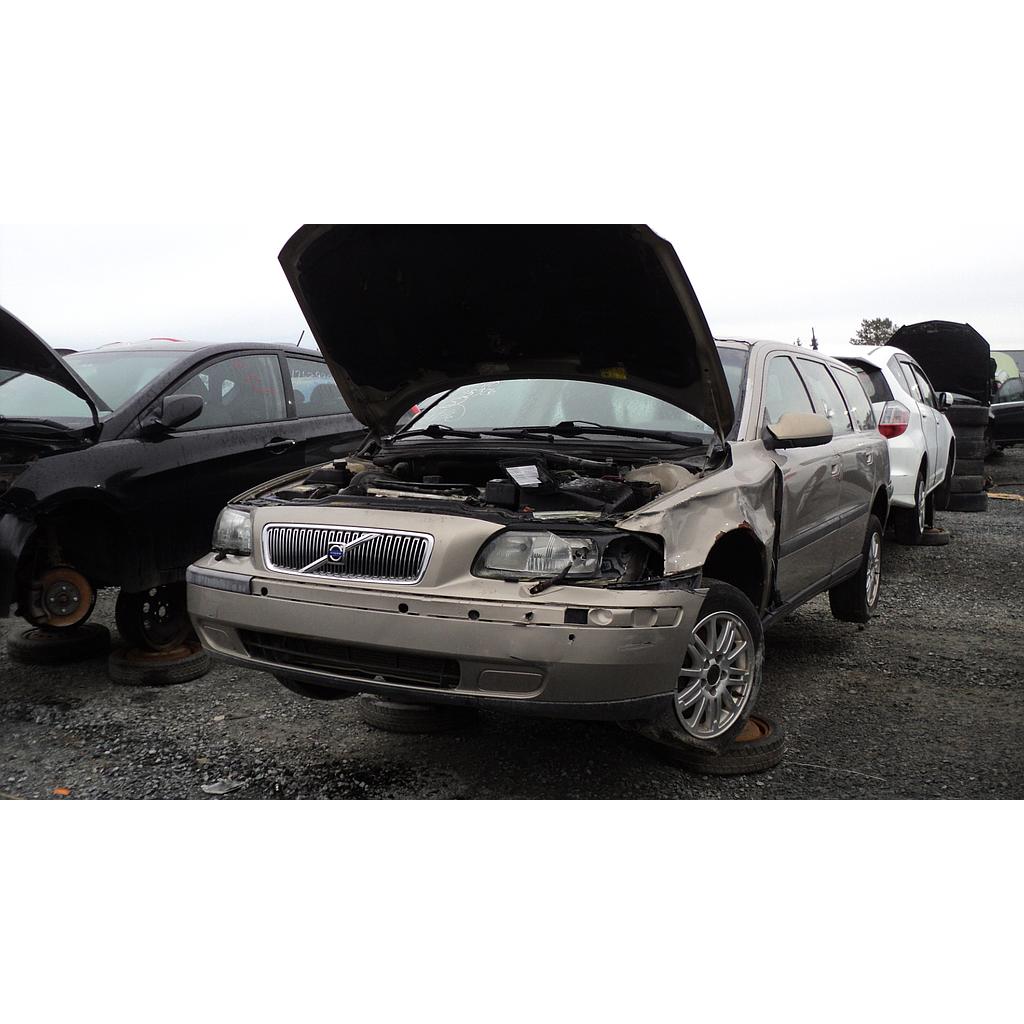 VOLVO V70 2003