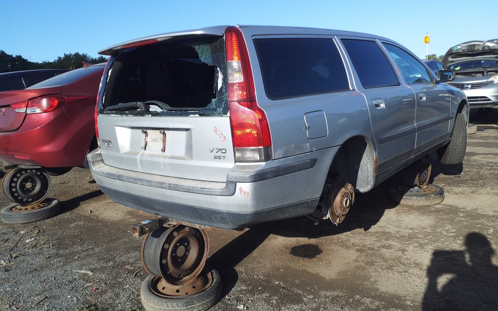 VOLVO V70 2004