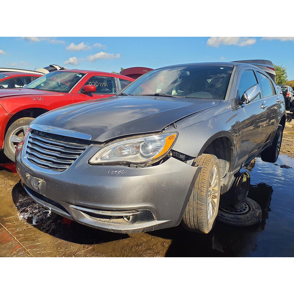 CHRYSLER 200 2013