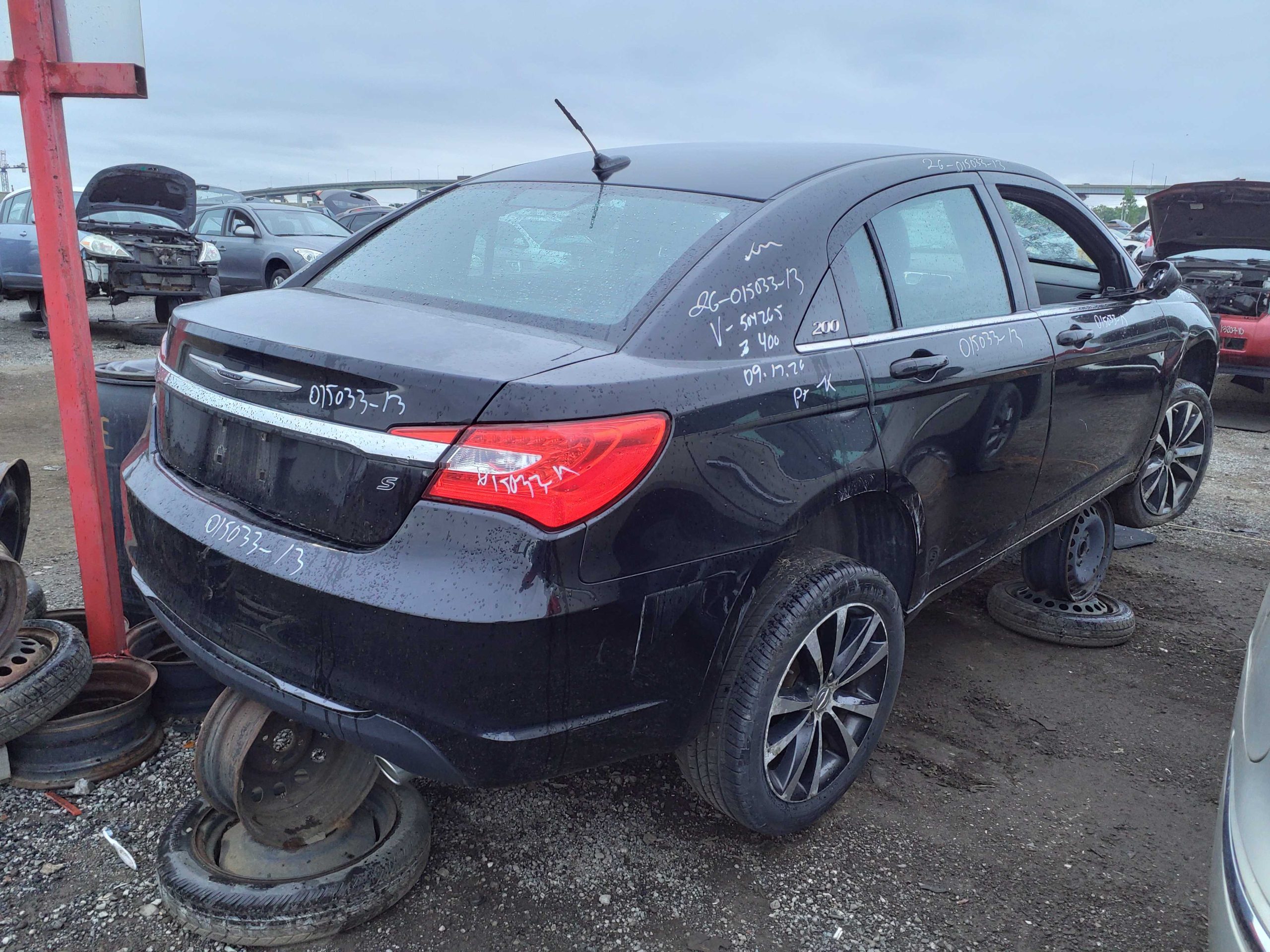 CHRYSLER 200 2013