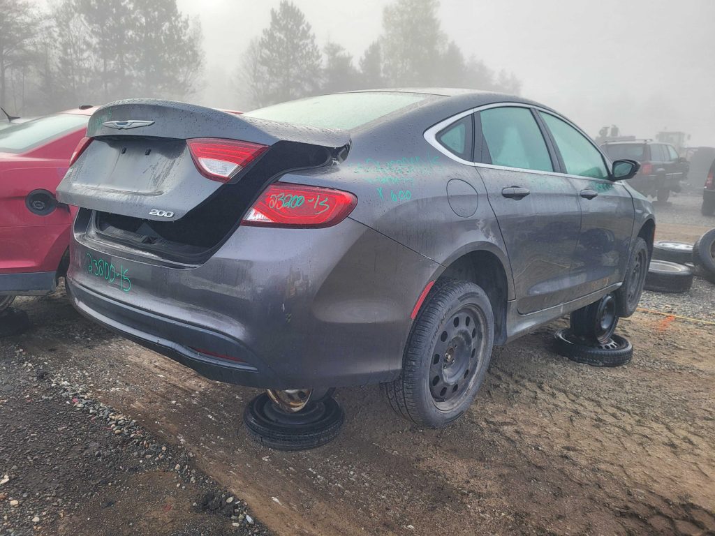 CHRYSLER 200 2015