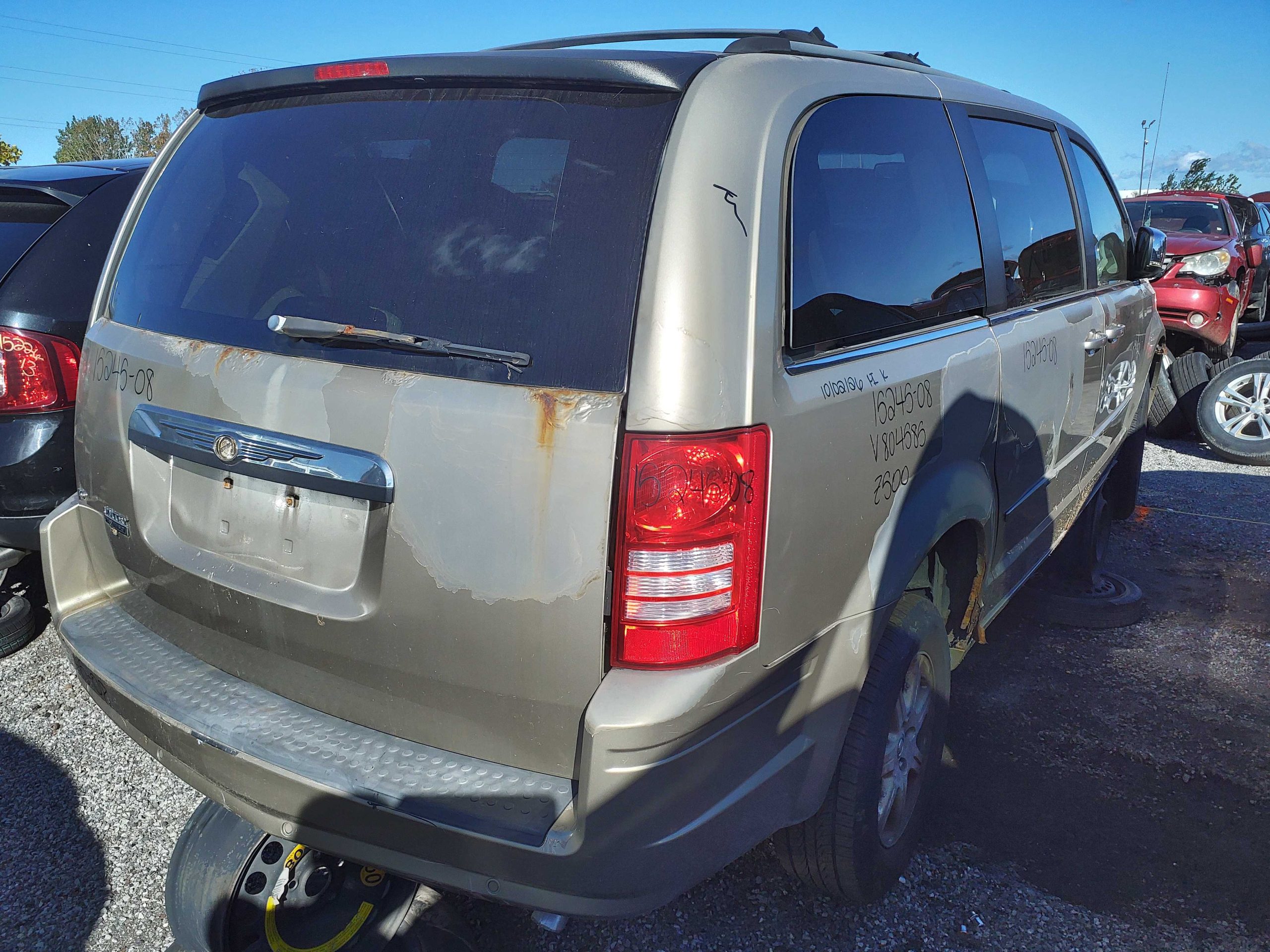 CHRYSLER TOWN & COUNTRY 2008