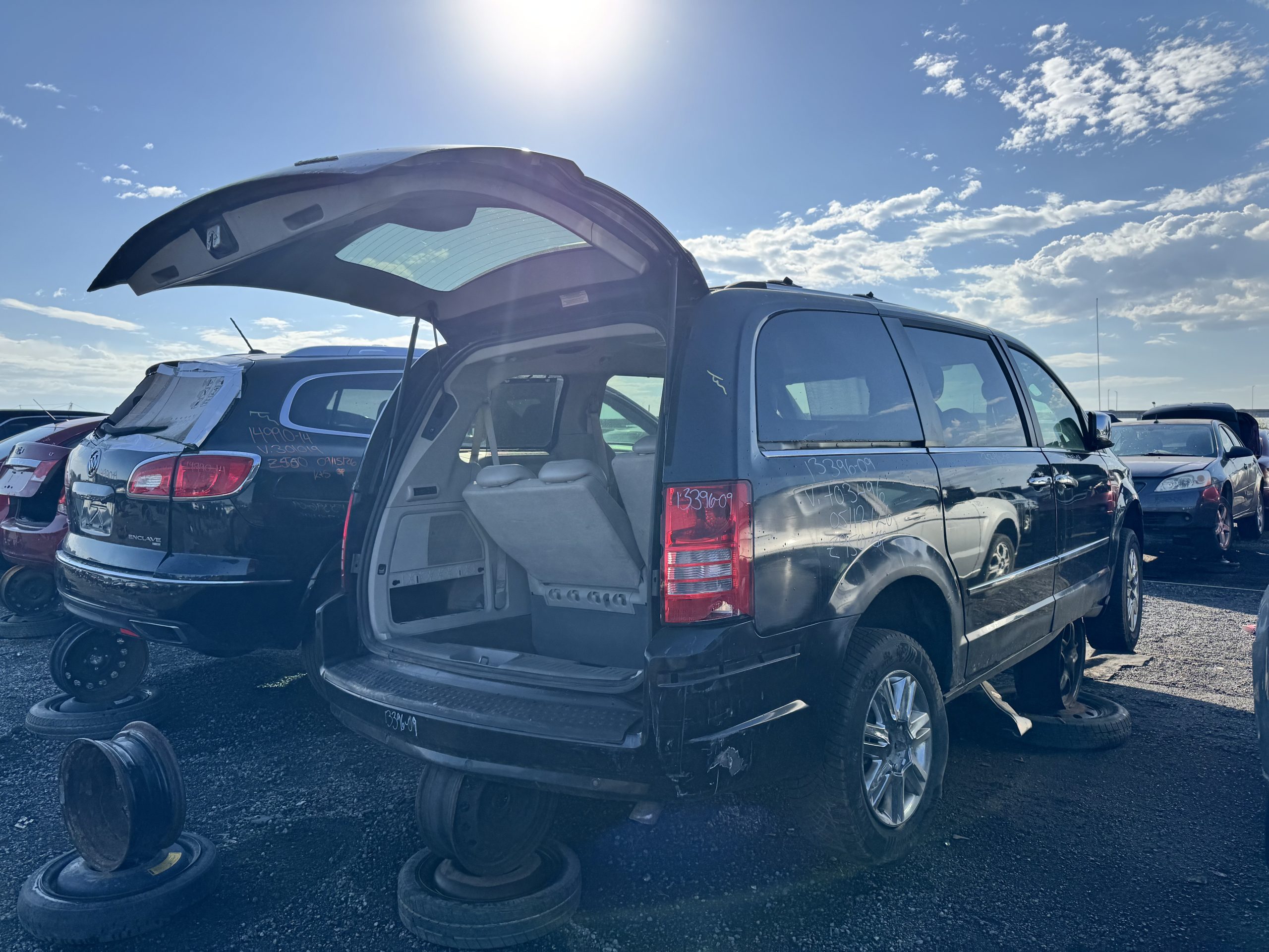 CHRYSLER TOWN & COUNTRY 2009