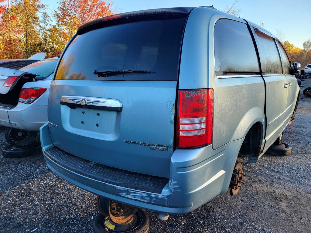 CHRYSLER TOWN & COUNTRY 2009