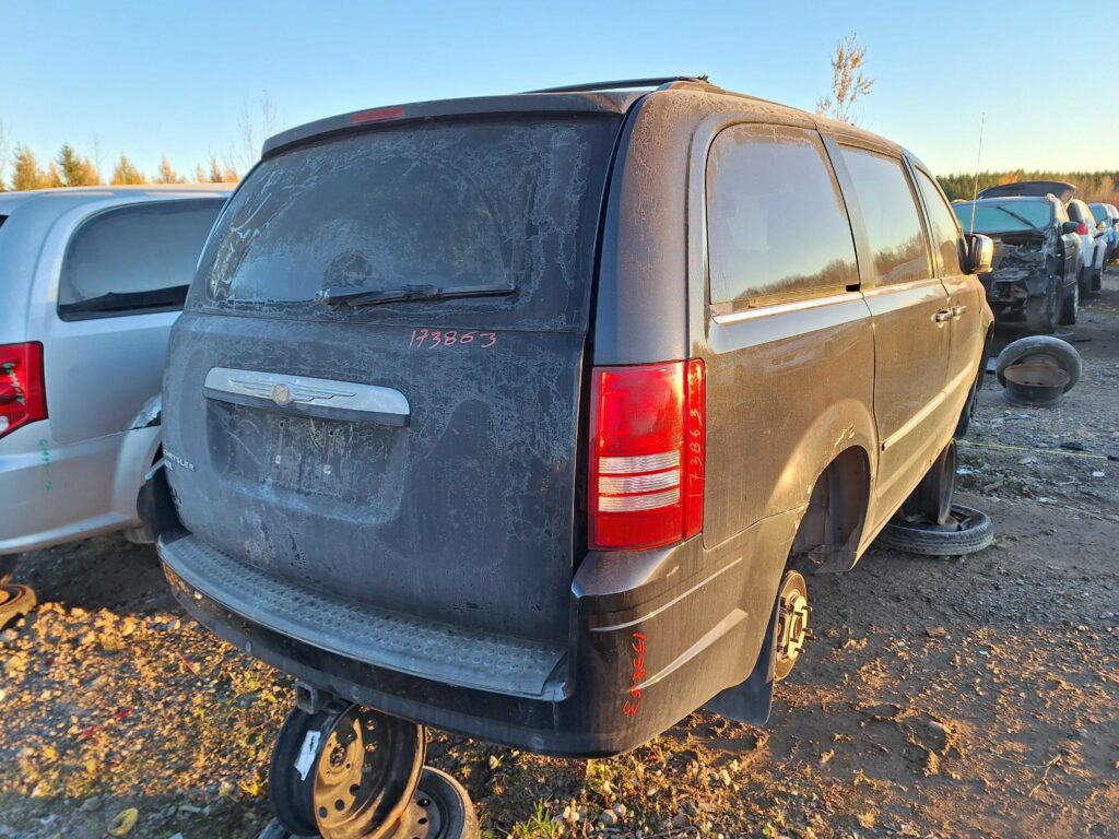 CHRYSLER TOWN & COUNTRY 2010