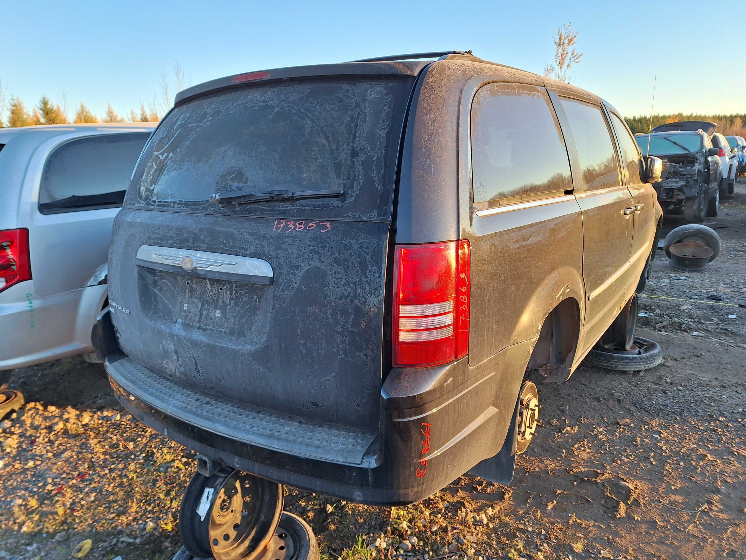 CHRYSLER TOWN & COUNTRY 2010