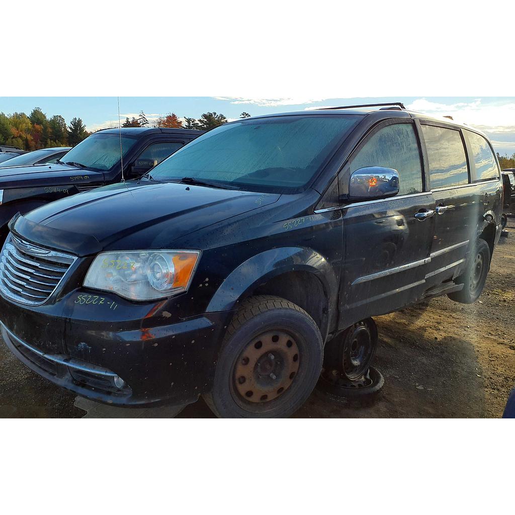 CHRYSLER TOWN & COUNTRY 2011