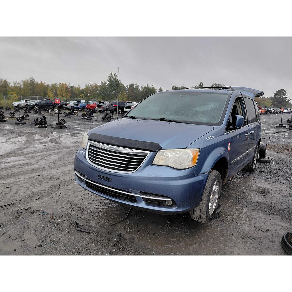 CHRYSLER TOWN & COUNTRY 2012