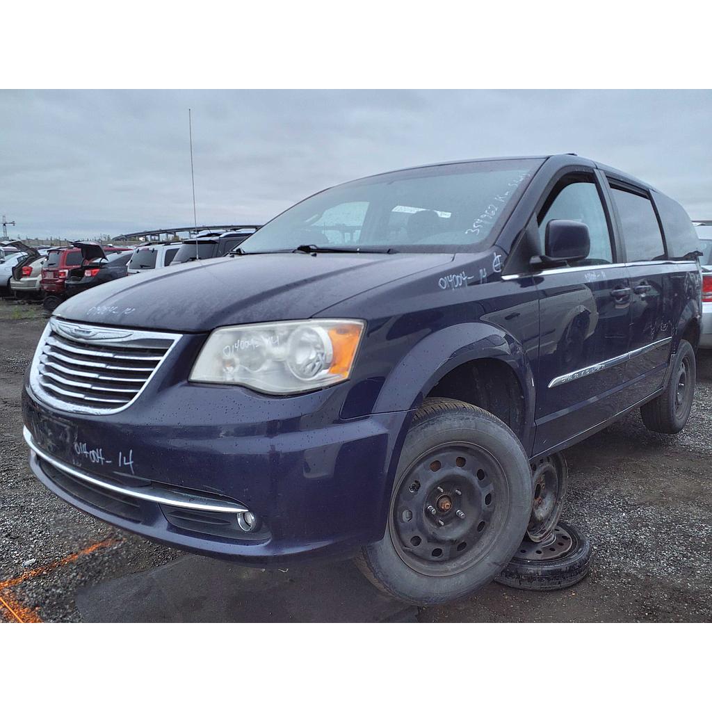 CHRYSLER TOWN & COUNTRY 2013