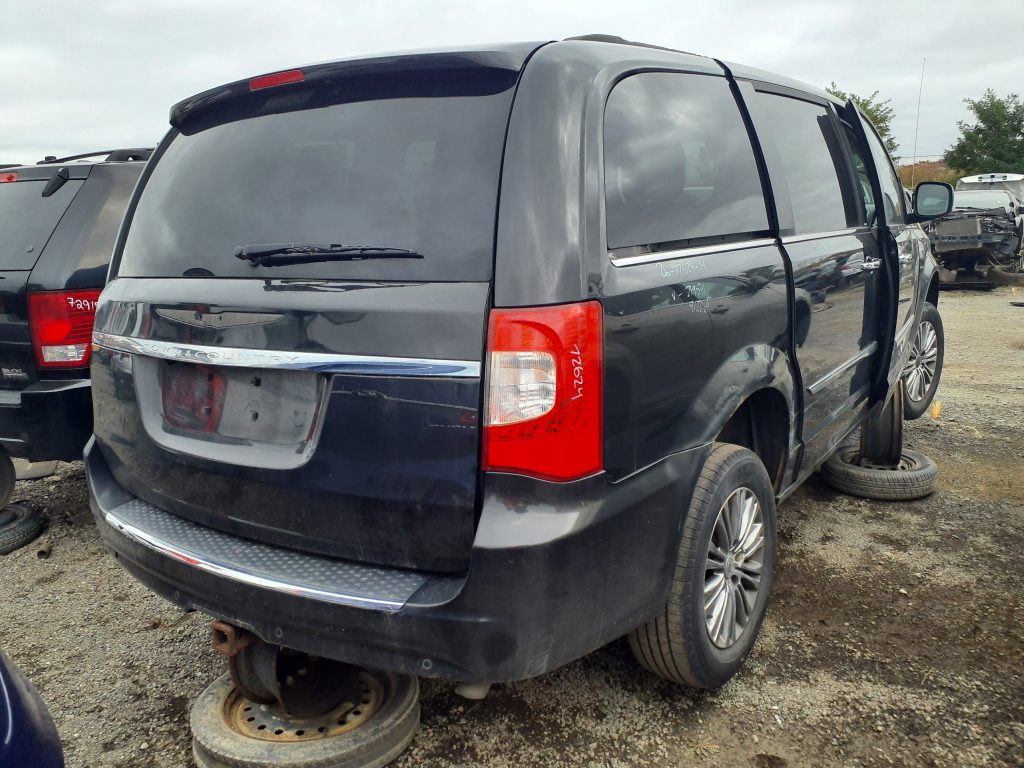 CHRYSLER TOWN & COUNTRY 2014