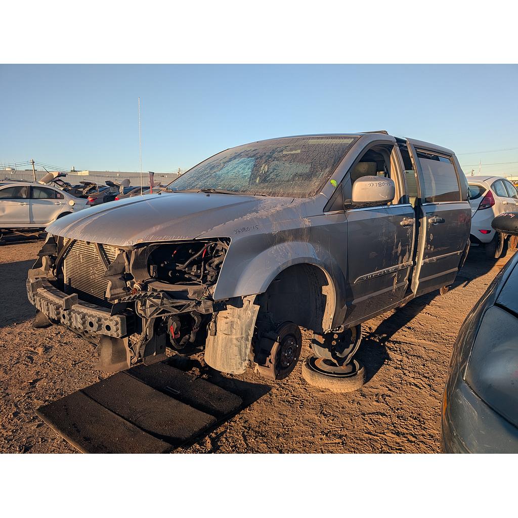 CHRYSLER TOWN & COUNTRY 2015