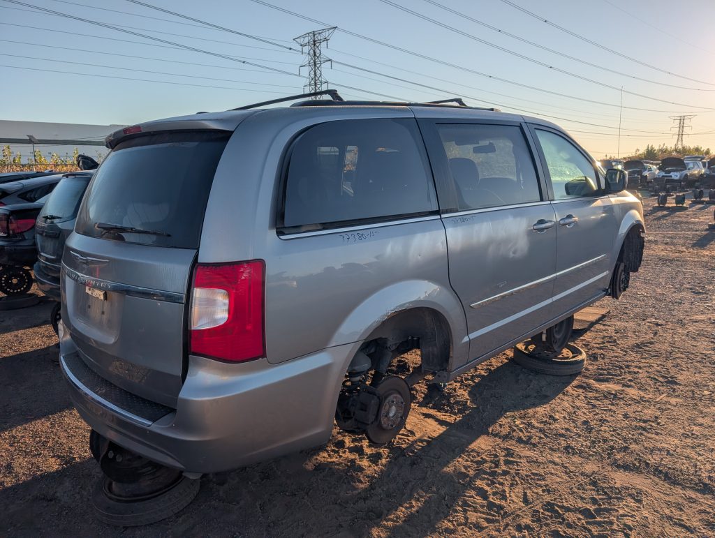 CHRYSLER TOWN & COUNTRY 2015