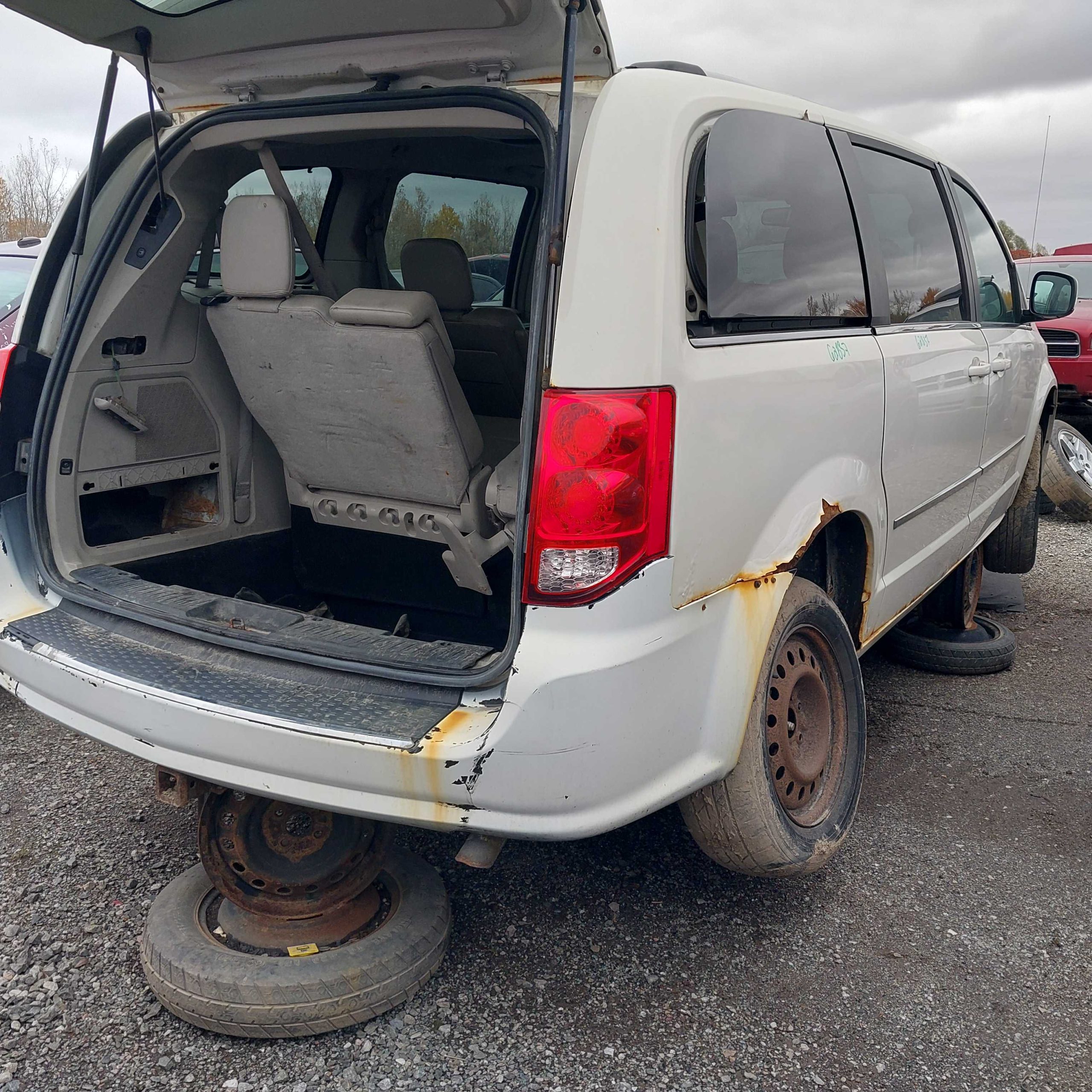 DODGE GRAND CARAVAN 2013