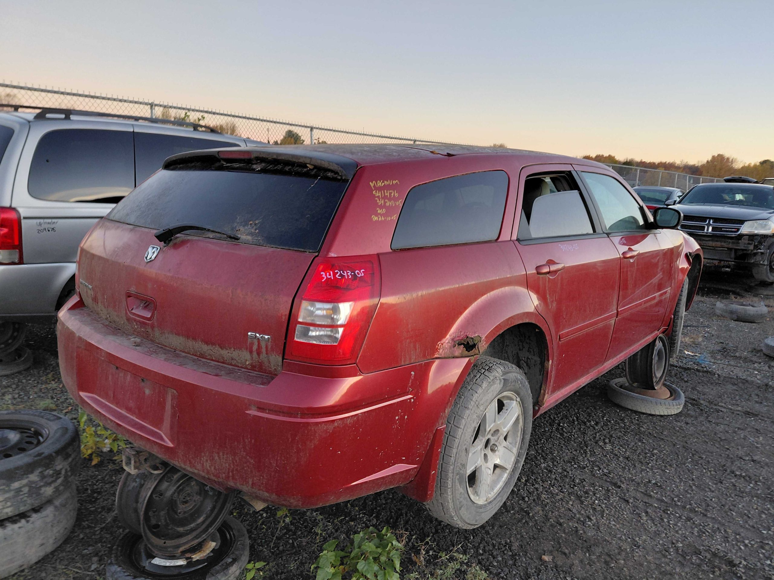 DODGE MAGNUM 2005
