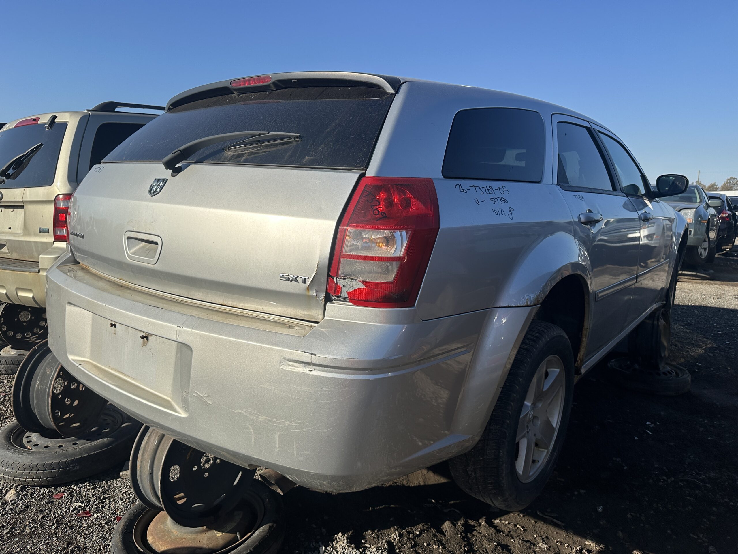 DODGE MAGNUM 2005