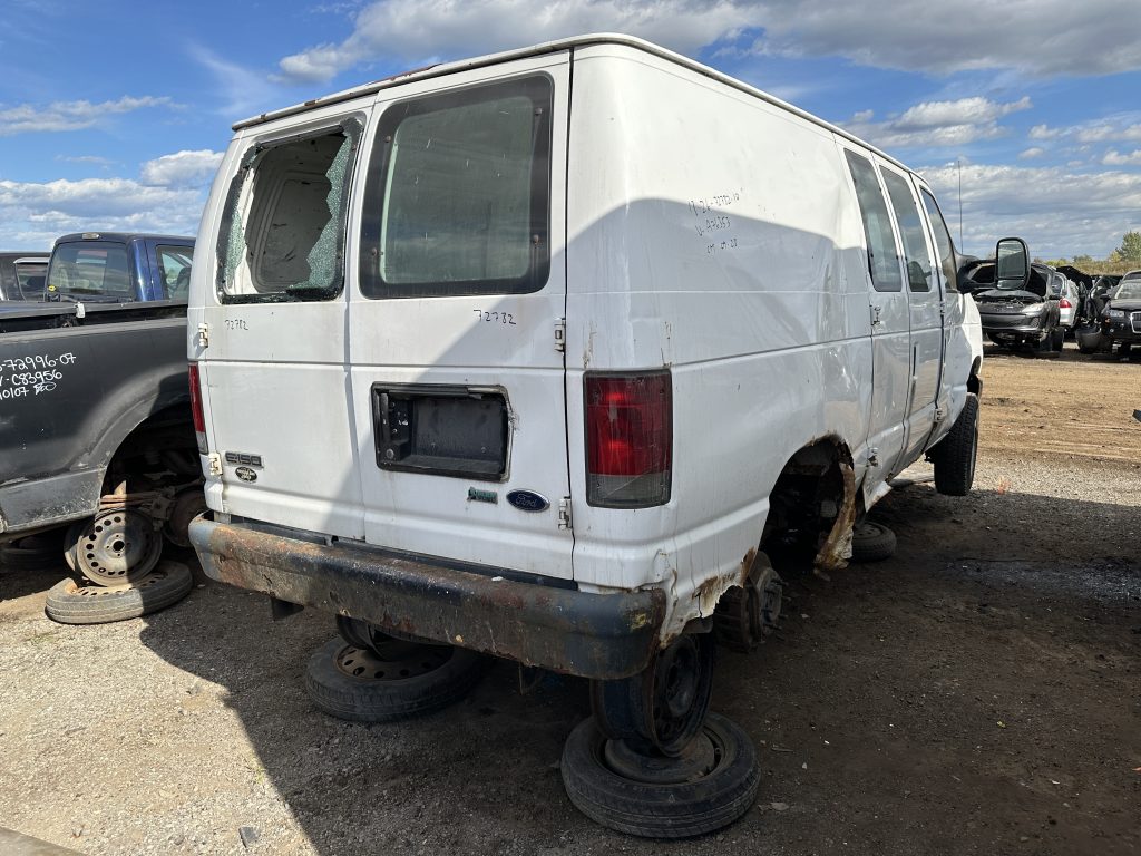FORD ECONOLINE 2010