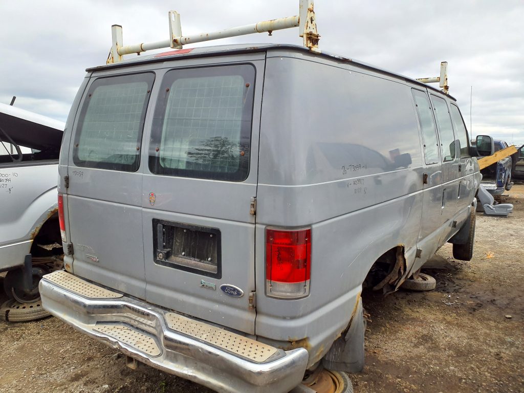 FORD ECONOLINE 2011