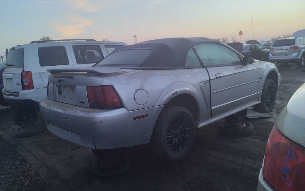 FORD MUSTANG 2004